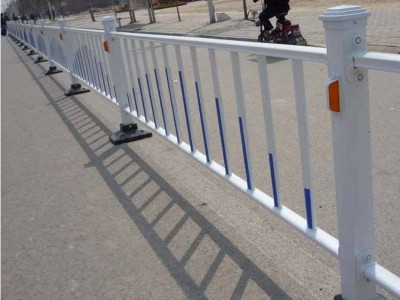 惠州道路交通栏杆定制 马路中间隔离护栏 人行道路侧栅栏安装图4