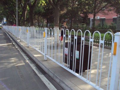 长安市政道路交通栏杆防撞锌钢中央隔离护栏图2